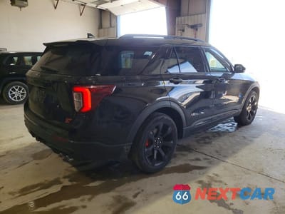 Trzecie zdjęcie samochodu z tyłu: 2022 FORD EXPLORER ST VIN:1FM5K8GC4NGB97764 - miniatura