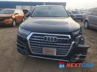 Piąte zdjęcie samochodu w środku: 2017 AUDI Q7 PRESTIGE VIN:WA1VAAF75HD025827 - miniatura