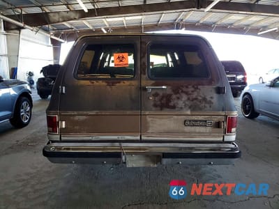 Zdjęcie 6 z 13 samochodu: 1987 CHEVROLET SUBURBAN R20 VIN:1GCGR26N8HF133214 - miniatura