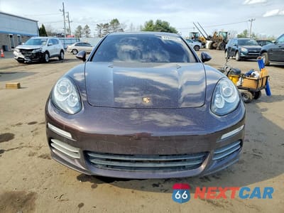 Piąte zdjęcie samochodu w środku: 2015 PORSCHE PANAMERA 2 VIN:WP0AA2A75FL007445 - miniatura