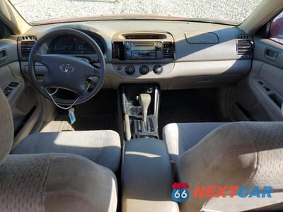 Zdjęcie 8 z 12 samochodu: 2002 TOYOTA CAMRY LE VIN:JTDBE32K320038013 - miniatura