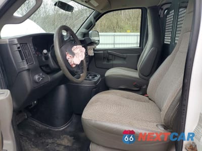 Zdjęcie 7 z 13 samochodu: 2016 GMC SAVANA G2500 VIN:1GTW7AFF4G1903554 - miniatura