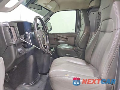 Zdjęcie 7 z 13 samochodu: 2019 CHEVROLET EXPRESS G2500 VIN:1GCWGAFG2K1367012 - miniatura