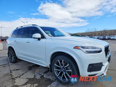 Czwarte zdjęcie samochodu z boku: 2018 VOLVO XC90 T6 VIN:YV4A22PK2J1324707 - miniatura