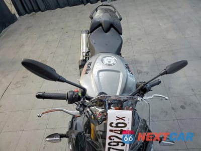 Piąte zdjęcie samochodu w środku: 2024 APRILIA TUONO V4 1100 VIN:ZD4KZUA07RS000989 - miniatura