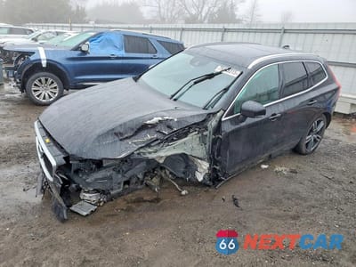 2021 VOLVO XC60 T5 MOMENTUM YV4102DKXM1700472 - główne zdjęcie licytacji z USA - miniatura