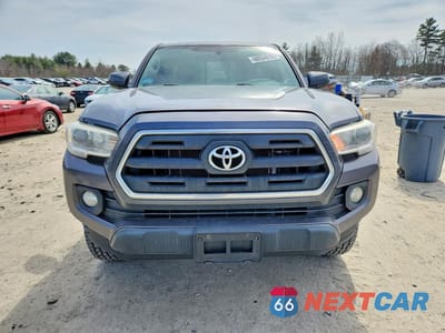 Piąte zdjęcie samochodu w środku: 2016 TOYOTA TACOMA SR5 VIN:5TFSX5EN4GX044607 - miniatura