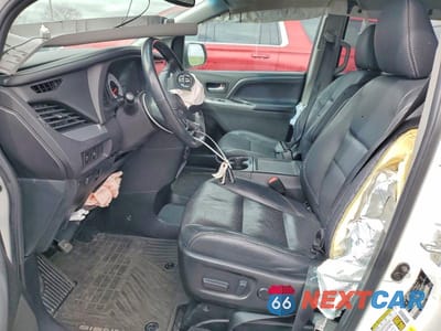 Zdjęcie 7 z 12 samochodu: 2016 TOYOTA SIENNA SE 8-PASSENGER VIN:5TDXK3DC9GS701450 - miniatura