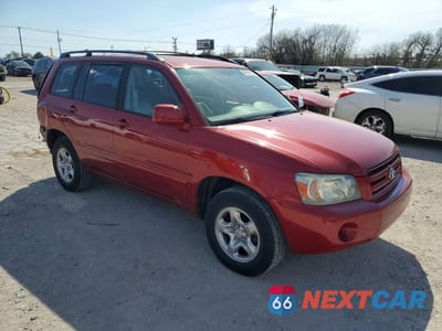 Czwarte zdjęcie samochodu z boku: 2004 TOYOTA HIGHLANDER BASE VIN:JTEDP21A640016382 - miniatura