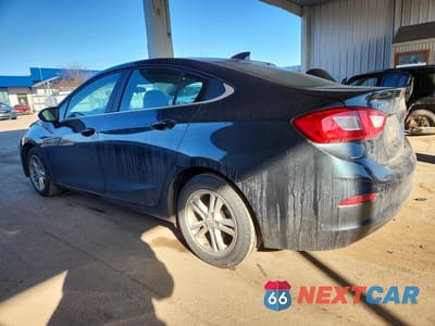 Drugie zdjęcie samochodu z przodu: 2018 CHEVROLET CRUZE LT VIN:1G1BE5SM1J7108409 - miniatura