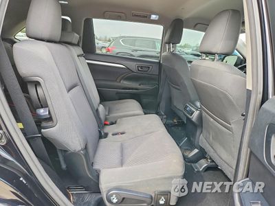 Zdjęcie 11 z 14 samochodu: 2017 TOYOTA HIGHLANDER LE VIN:5TDBZRFH6HS431516 - miniatura