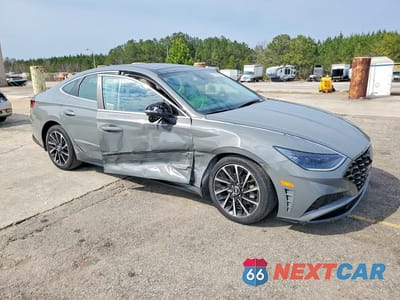 Czwarte zdjęcie samochodu z boku: 2021 HYUNDAI SONATA LIMITED VIN:5NPEH4J21MH092086 - miniatura