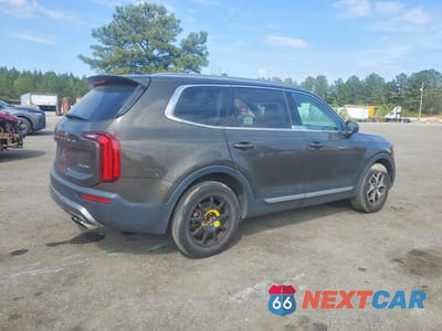Trzecie zdjęcie samochodu z tyłu: 2021 KIA TELLURIDE EX VIN:5XYP34HC4MG098607 - miniatura