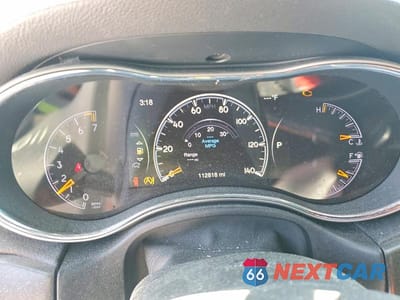 Zdjęcie 9 z 12 samochodu: 2018 JEEP GRAND CHEROKEE LAREDO VIN:1C4RJEAG5JC253005 - miniatura