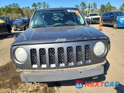 Piąte zdjęcie samochodu w środku: 2014 JEEP PATRIOT SPORT VIN:1C4NJPBA8ED843882 - miniatura