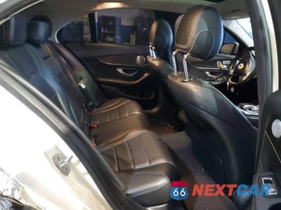 Zdjęcie 10 z 12 samochodu: 2015 MERCEDES-BENZ C 300 4MATIC VIN:55SWF4KB8FU060647 - miniatura