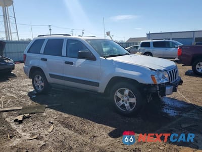 Czwarte zdjęcie samochodu z boku: 2006 JEEP GRAND CHEROKEE LAREDO VIN:1J4GR48K36C241134 - miniatura