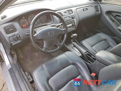 Zdjęcie 8 z 11 samochodu: 2002 HONDA ACCORD EX VIN:1HGCG22552A018943 - miniatura