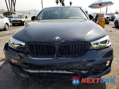 Piąte zdjęcie samochodu w środku: 2019 BMW 530E VIN:WBAJA9C52KB388351 - miniatura