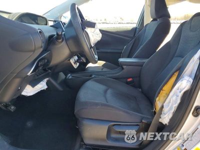 Zdjęcie 7 z 12 samochodu: 2017 TOYOTA PRIUS TWO VIN:JTDKBRFU9H3031551 - miniatura