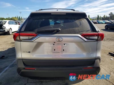 Zdjęcie 6 z 12 samochodu: 2020 TOYOTA RAV4 LE VIN:2T3K1RFV6LC045720 - miniatura