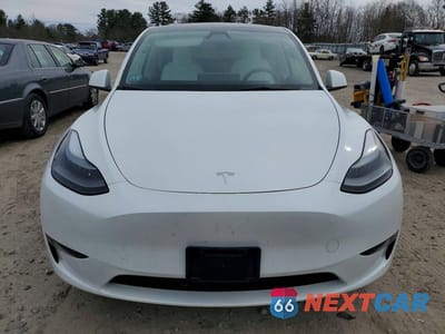 Piąte zdjęcie samochodu w środku: 2023 TESLA MODEL Y VIN:7SAYGAEE2PF848517 - miniatura