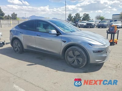 Czwarte zdjęcie samochodu z boku: 2026 TESLA MODEL Y VIN:7SAYGDEE5TA632962 - miniatura