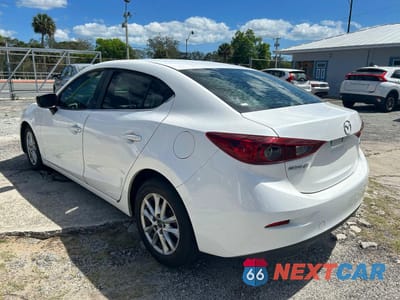 Trzecie zdjęcie samochodu z tyłu: 2018 MAZDA 3 SPORT VIN:3MZBN1U76JM174755 - miniatura