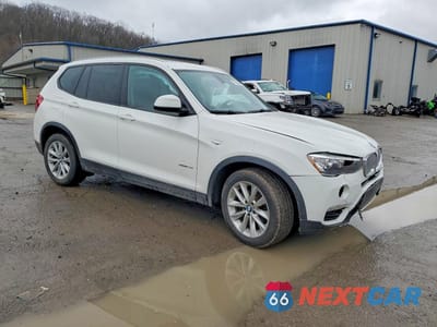 Czwarte zdjęcie samochodu z boku: 2017 BMW X3 SDRIVE28I VIN:5UXWZ7C3XH0V91737 - miniatura