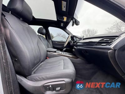 Piąte zdjęcie samochodu w środku: 2018 BMW X5 XDRIVE35I VIN:5UXKR0C59J0X87536 - miniatura