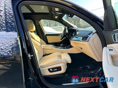 Zdjęcie 7 z 10 samochodu: 2021 BMW X5 XDRIVE45E VIN:5UXTA6C06M9F01809 - miniatura