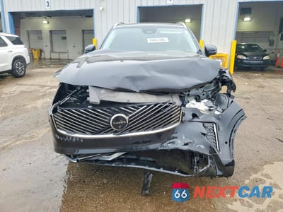 Piąte zdjęcie samochodu w środku: 2025 VOLVO XC90 PLUS VIN:YV4062PB1S1366853 - miniatura