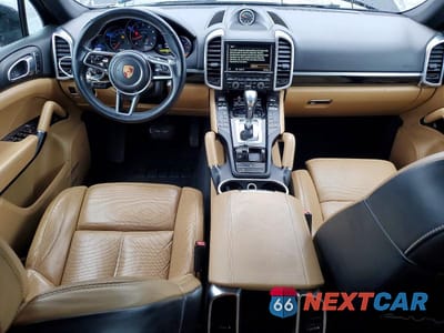 Zdjęcie 8 z 12 samochodu: 2016 PORSCHE CAYENNE VIN:WP1AA2A28GLA05239 - miniatura