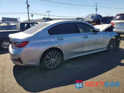 Trzecie zdjęcie samochodu z tyłu: 2019 BMW 330I VIN:WBA5R1C59KAJ99567 - miniatura