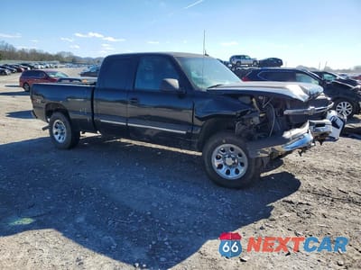 Czwarte zdjęcie samochodu z boku: 2003 CHEVROLET SILVERADO K1500 VIN:2GCEK19T731101953 - miniatura