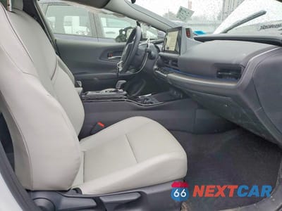 Zdjęcie 7 z 12 samochodu: 2025 TOYOTA PRIUS XLE VIN:JTDADABU7S3030709 - miniatura