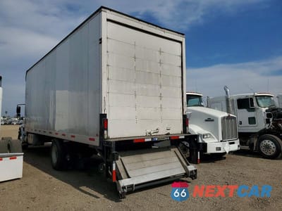 Trzecie zdjęcie samochodu z tyłu: 2017 INTERNATIONAL 4300 BOX TRUCK VIN:1HTMMMML3HH168152 - miniatura