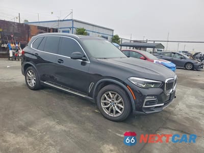 Czwarte zdjęcie samochodu z boku: 2021 BMW X5 XDRIVE40I VIN:5UXCR6C09M9G37375 - miniatura