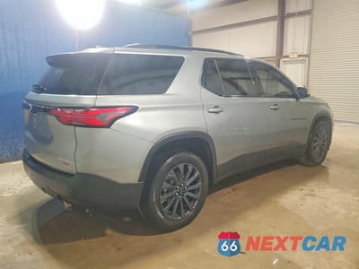 Trzecie zdjęcie samochodu z tyłu: 2023 CHEVROLET TRAVERSE RS VIN:1GNEVJKW9PJ290085 - miniatura