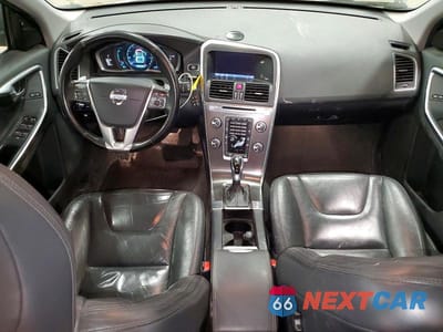 Zdjęcie 8 z 12 samochodu: 2014 VOLVO XC60 T6 VIN:YV4902DZ3E2544111 - miniatura