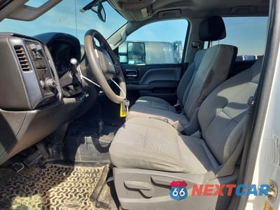 Zdjęcie 7 z 11 samochodu: 2015 CHEVROLET SILVERADO K2500 FLATBED TRUCK VIN:1GC1KUE8XFF539333 - miniatura