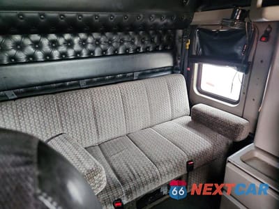 Zdjęcie 11 z 13 samochodu: 2004 KENWORTH CONSTRUCTION W900 VIN:1XKWDB9X94J063743 - miniatura