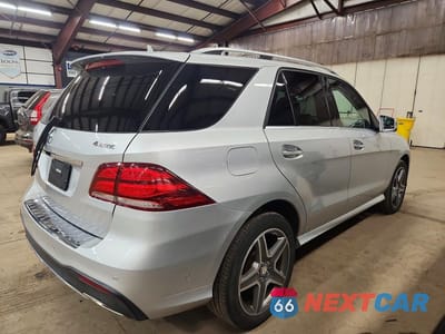 Trzecie zdjęcie samochodu z tyłu: 2016 MERCEDES-BENZ GLE 400 4MATIC VIN:4JGDA5GB1GA649342 - miniatura