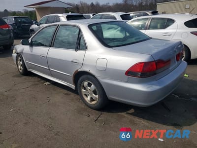 Drugie zdjęcie samochodu z przodu: 2001 HONDA ACCORD EX VIN:1HGCG66871A002656 - miniatura