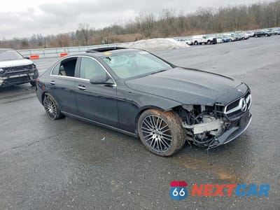 Czwarte zdjęcie samochodu z boku: 2022 MERCEDES-BENZ C 300 4MATIC VIN:W1KAF4HB0NR037235 - miniatura