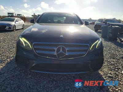Piąte zdjęcie samochodu w środku: 2017 MERCEDES-BENZ E 300 4MATIC VIN:WDDZF4KB0HA047536 - miniatura