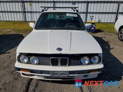 Piąte zdjęcie samochodu w środku: 1991 BMW 318 I VIN:WBAAJ9317MEJ05747 - miniatura