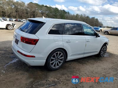 Trzecie zdjęcie samochodu z tyłu: 2019 AUDI Q7 PRESTIGE VIN:WA1VAAF73KD005471 - miniatura