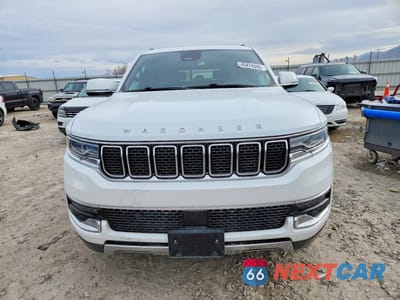 Piąte zdjęcie samochodu w środku: 2022 JEEP WAGONEER SERIES III VIN:1C4SJVDTXNS200659 - miniatura