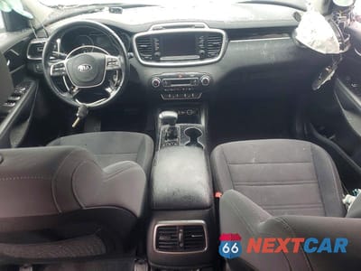 Zdjęcie 8 z 13 samochodu: 2019 KIA SORENTO VIN:5XYPGDA50KG494952 - miniatura